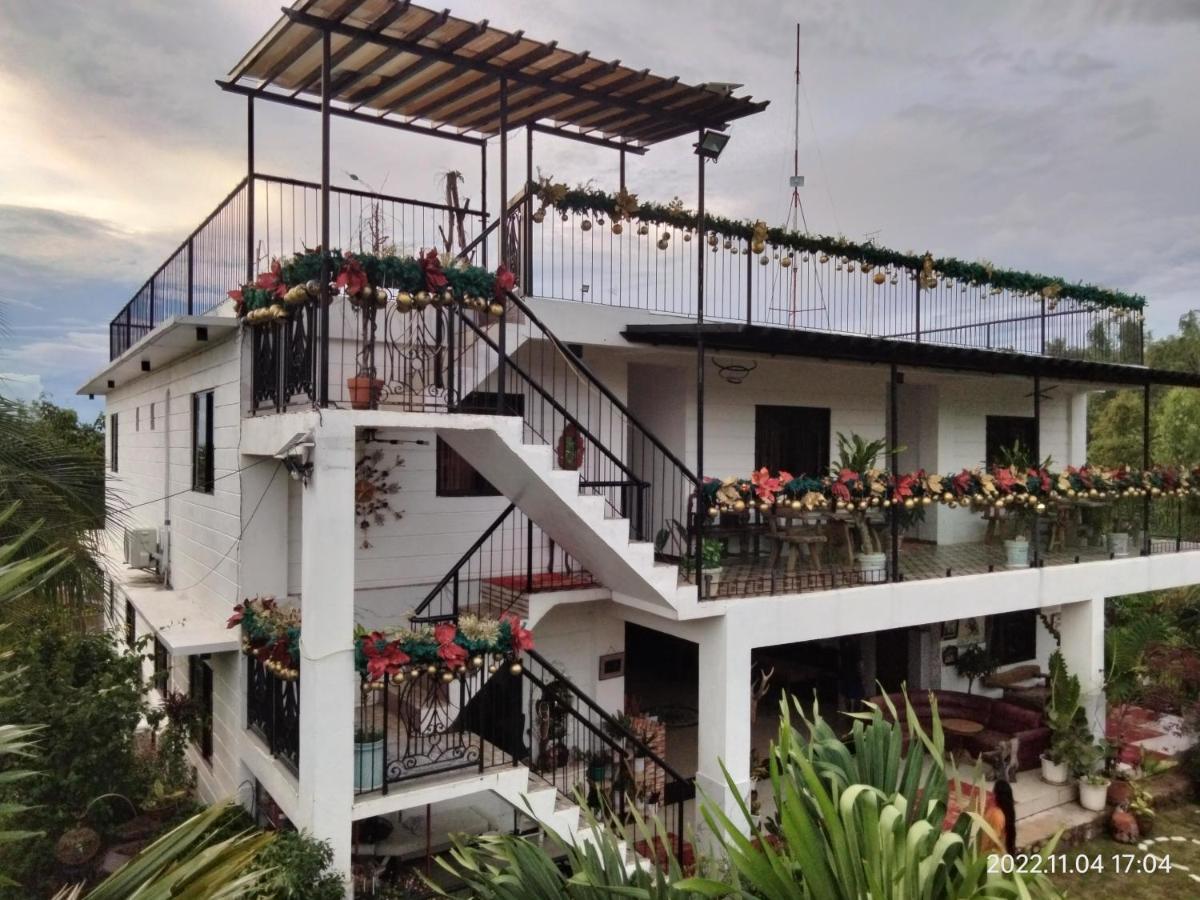 Отель Casa De Robles Tanay Rizal Экстерьер фото
